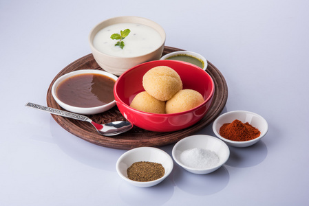 几乎落选或着随身也称为豆腐点心在南印度，受欢迎的小吃闻名印度备浸泡扁豆伟德在厚着或酸奶，配上辣  甜辣酱等