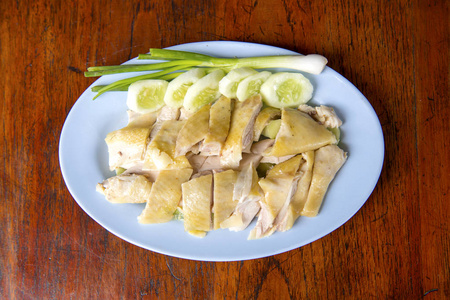 煮鸡, 位于砧板上是要切碎的一些米饭和酱油, 蒸鸡肉和白米, 在泰国的国家通常吃快餐