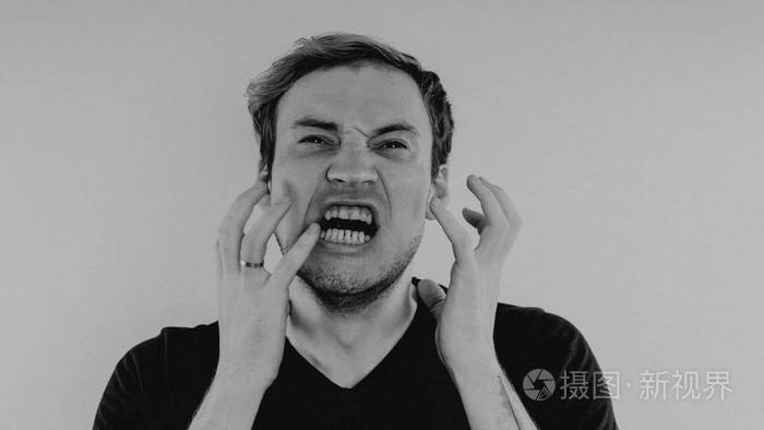 概念: 神经崩溃, 精神疾病, 头痛和偏头痛.黑白处理