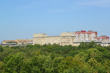 莫斯科胜利公园和 Kuznetsovskaya 街的看法。圣彼得斯堡