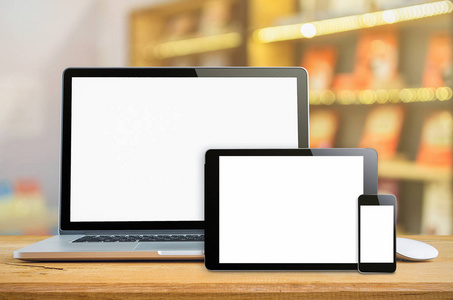 笔记本电脑智能手机和平板样机, 桌面上的空白屏幕, 概念样机