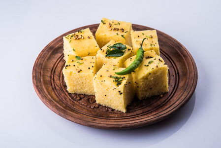 Dhokla  印度的美味小吃，小鸡豌豆面粉，选择性焦点