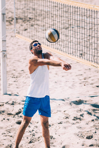 男子沙滩排球运动员