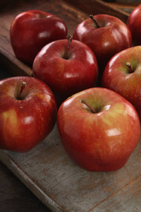 新鲜健康成熟的苹果