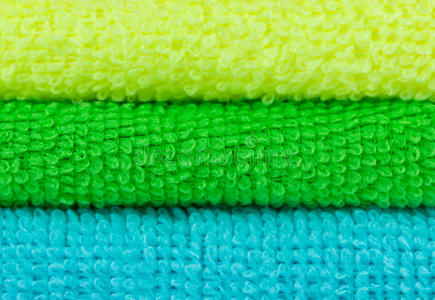 堆叠的彩色毛巾
