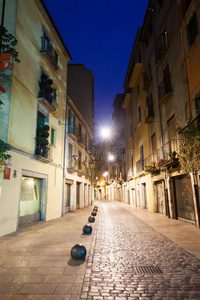 欧洲城市旧窄街夜景图片