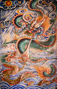 亚洲龙的图案中国寺庙壁画背景上的古龙图案照片