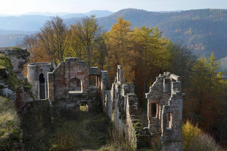 秋季 neuscharfeneck 城堡遗址, pfalzerwald, ramburg rhinelandpalatate