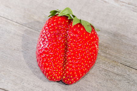 草莓红有机