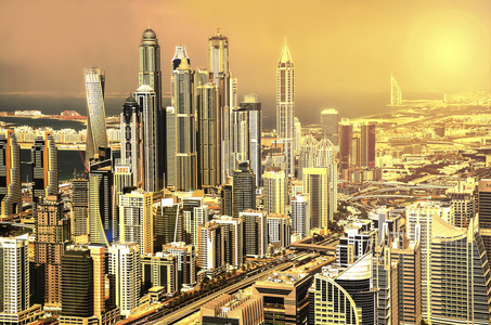 在迪拜摩天大楼的美丽全景。阿拉伯联合酋长国