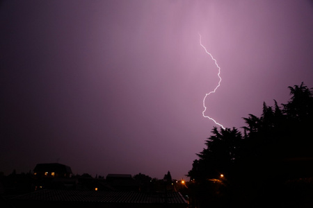 在一场雷雨闪电