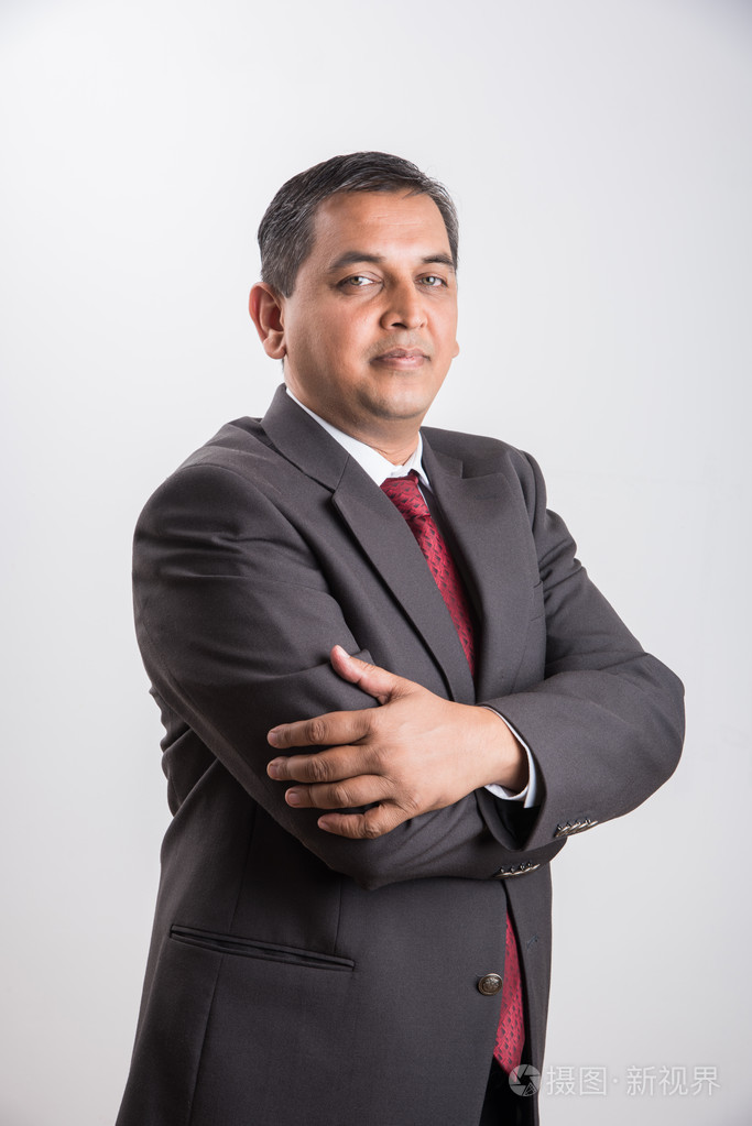 好用商务套装隔离在白色背景上看成熟亚洲印度男性