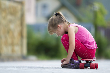 儿童活动游戏和趣味概念照片
