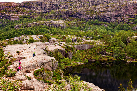 景观的 Preikestolen