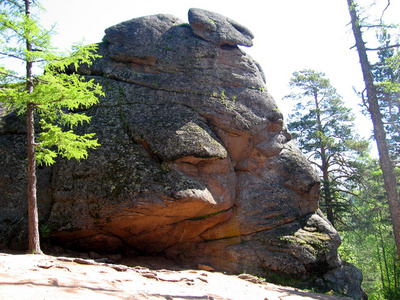 西伯利亚白斯托尔贝自然保护区的岩石5
