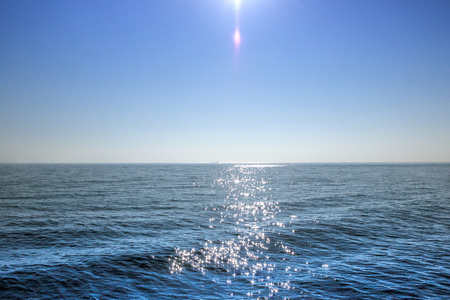 自然海景 蓝蓝的天空和太阳眩光