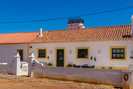 老卫兵房子今天是被遗弃的矿的解释中心在 Alentejo 圣 Domingos 村庄在葡萄牙