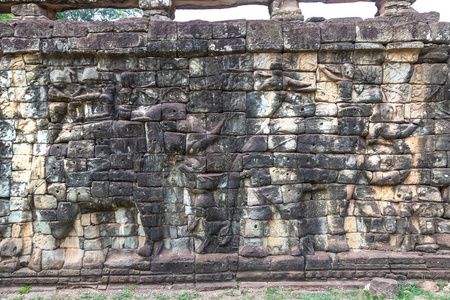 雕塑在大象寺庙的墙壁露台是高棉古庙在复杂吴哥窟在柬埔寨暹粒