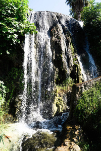 高山瀑布夏季景观