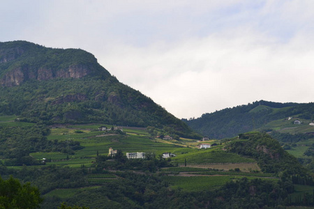 意大利南部波尔查诺市高青山住宅景观全景