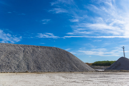景观石矿场图片-景观石矿场素材-景观石矿场插画-摄图新视界