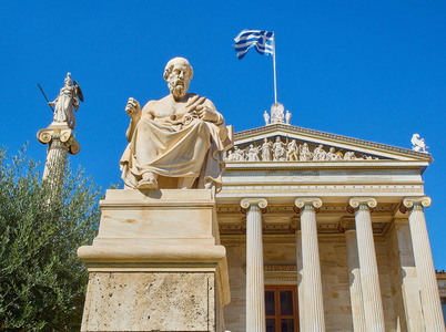 经典苏格拉底雕像特写希腊雅典雅典学院外的古希腊哲学家苏格拉底和神