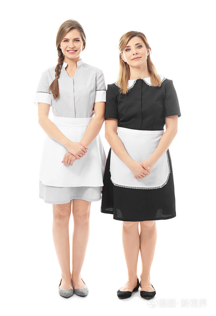 年轻服务员在制服