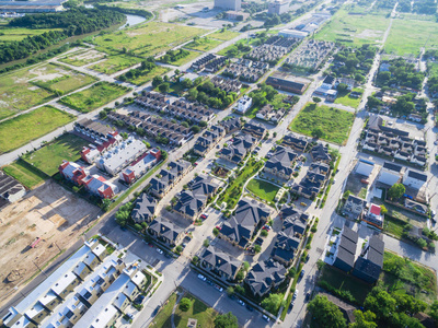 别墅停车场美国德克萨斯州休斯敦市中心郊区住宅小区鸟瞰图.