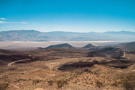 死亡谷国家公园的宽广的远景在夏天从父亲克劳利远景点俯瞰 Panamint 谷, 加利福尼亚, 美国