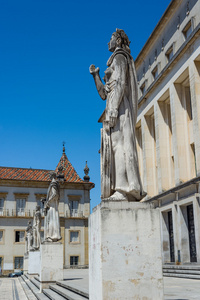 在葡萄牙科英布拉大学的 Safo 雕像