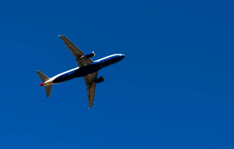 客机在蓝天上飞行, 巡航飞机, 运输业, 航空