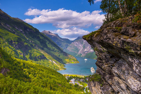 Geiranger2018年7月30日 Flydalsjuvet 观点在令人惊叹的科教文组织 Geiranger 峡湾, 挪