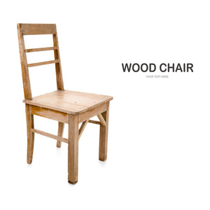 旧的和肮脏的木椅在白色背景下分离