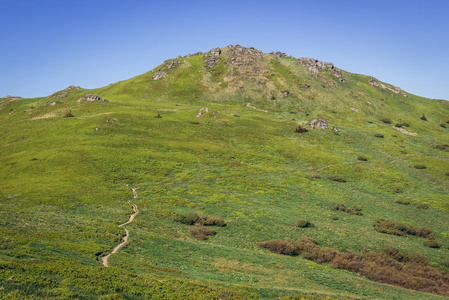 Bieszczady 国家公园在波兰的 Subcarpathian 省, 看法与 Krzemien 登上