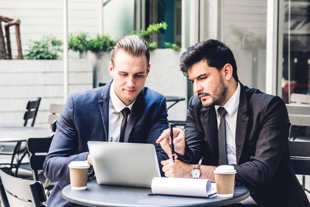 黑色的商人数字图片