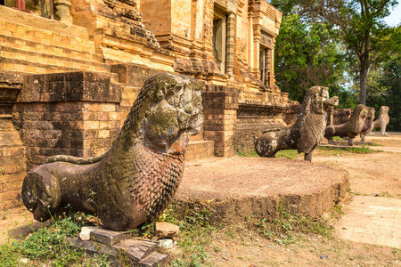 Prasat Kravan 寺是柬埔寨暹粒复杂吴哥窟的高棉古庙, 夏季