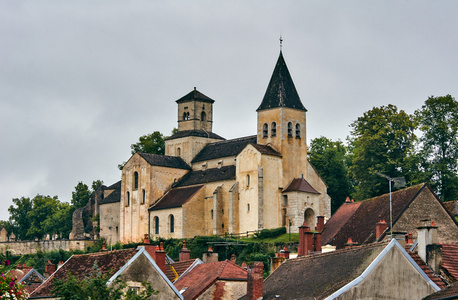 中世纪的教会和石头建筑