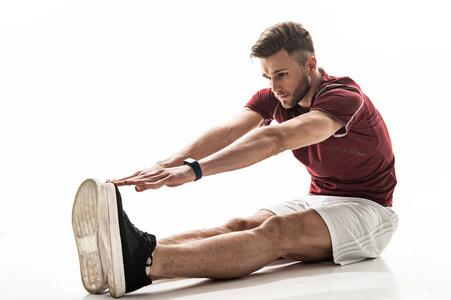 快乐的男运动员正在热身照片