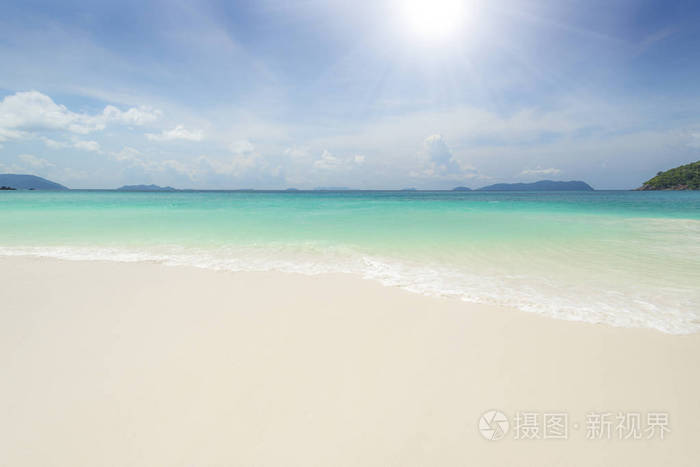 海景色美丽的热带海滩背景与地平线蓝天和白色的沙子 暑期理念照片 正版商用图片0s5fst 摄图新视界 海景色美丽的热带海滩背景与地平线蓝天和白色的沙子 暑期理念照片 正版商用图片0s5fst 摄图新视界