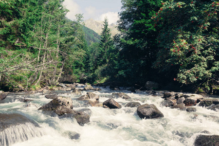 山中流