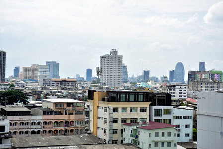 现代城市 Achar 的建筑正在建设中。在曼谷 Thailandmodern 办公大楼