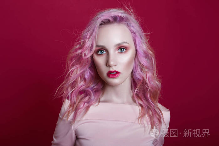 头发在风中飘扬.性感女孩长发