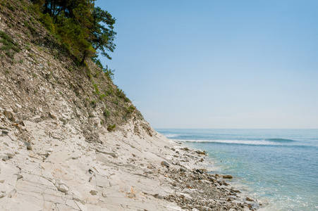 岩石坡遇海