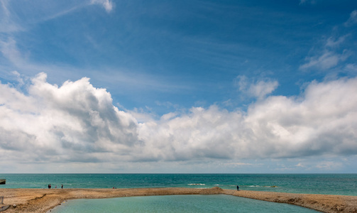 在海边潟湖 cloudscape