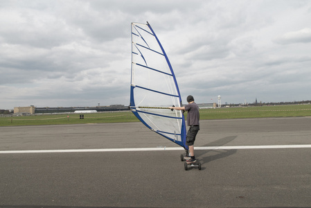 滕珀尔霍夫机场人 windskating