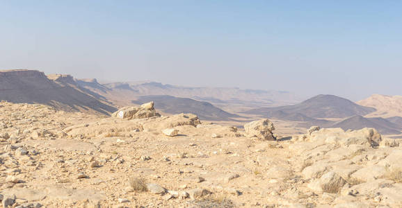 旅行在以色列为沙漠风景和假期