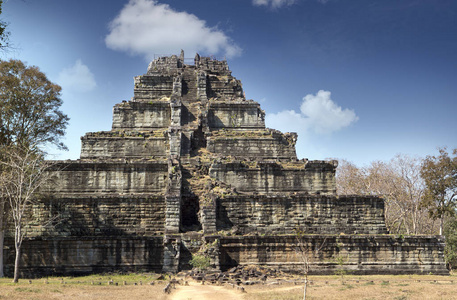 Koh Ker 寺庙建筑群，死亡金字塔座剐，柬埔寨