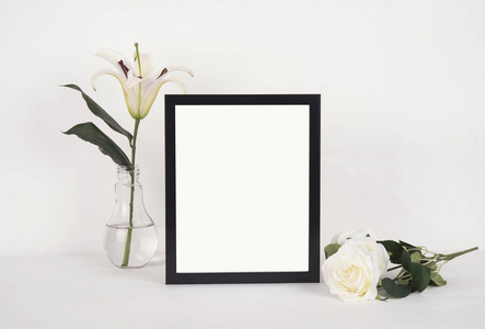 设计样机模板用木制空白相框装饰照片