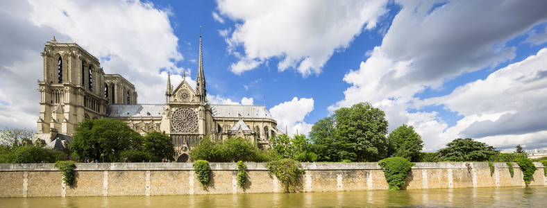 巴黎圣母院大教堂的全景视图