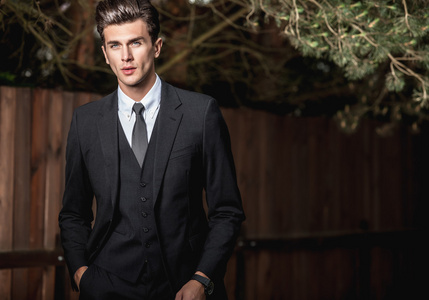 风度翩翩造句_翩翩而至造句_可是和翩翩造句